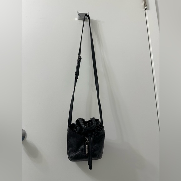 Aritzia Wilfred free small bucket bag - Picture 3 of 6